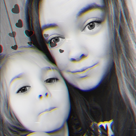 Meet your Posher, Crystal - Picture 2 of 7